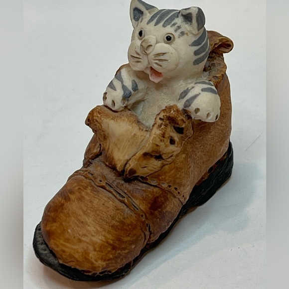 VNTG1988 Peter Fagan Cat in Shoe Figurine Made Hand Painted Scotland Collectable - Picture 1 of 13